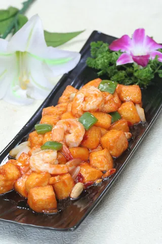 宫爆鲜虾豆腐