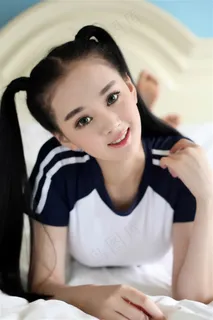 可爱的双马尾小美女