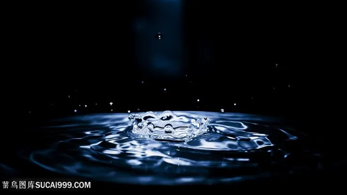 水花蓝色背景