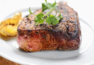 西餐美味炭烤牛排