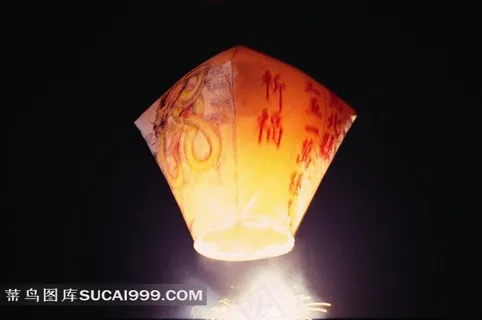 升空的孔明灯摄影