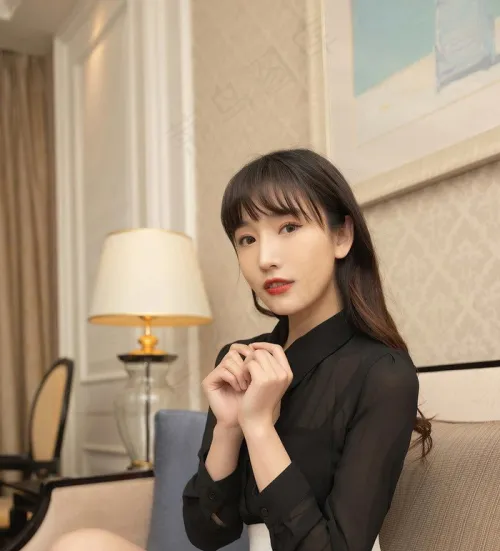 90后美女嫩模陆萱萱精选写真套图