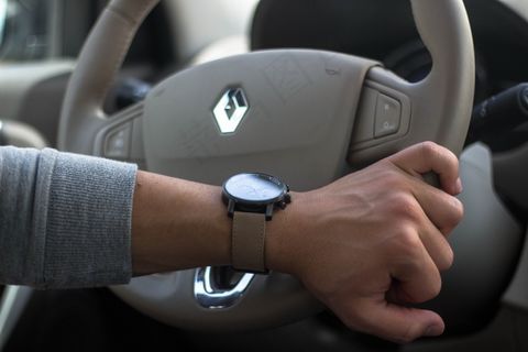 方向盘打半圈手势图片