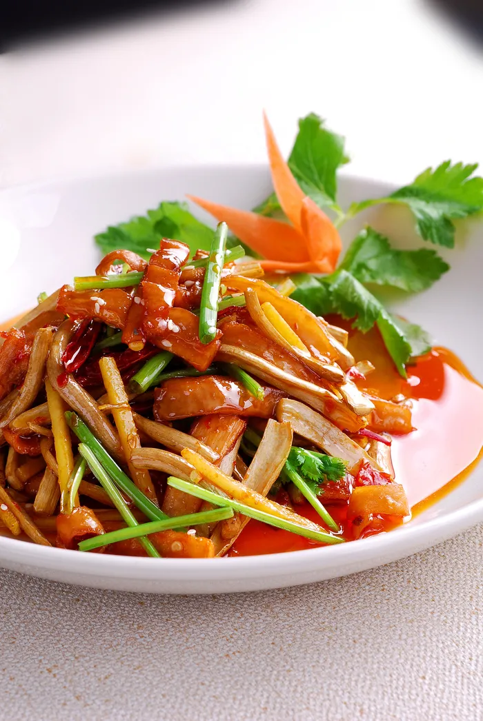 XCXC0316茶树菇煸肥肠