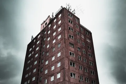 高楼仰视建筑图片