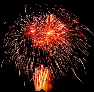 天空绚丽多彩烟花图片