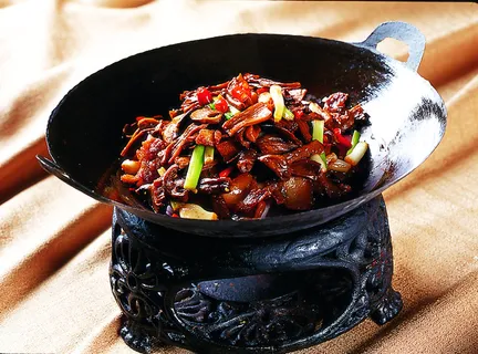 干锅美食焖锅湘菜麻辣香辣纸锅干锅松茸