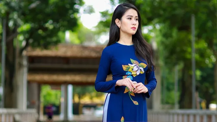 亚洲侧颜淡妆女人图片