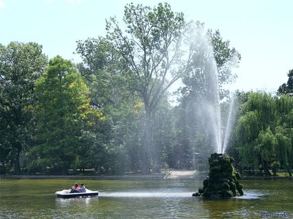 城市壁纸之泉水