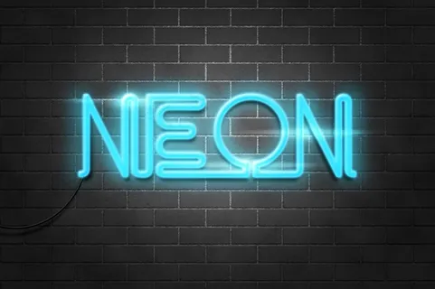 墙壁上的蓝颜色字母