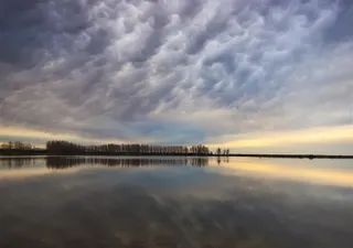 阴暗的乌云景色高清风景图片