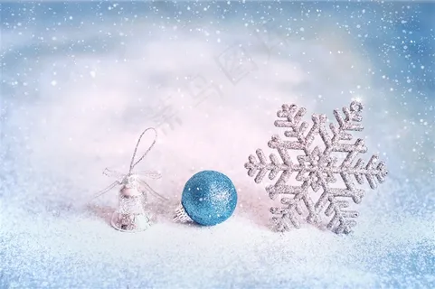 蓝色雪花背景中的雪花图案高清图 蓝色雪花背景中的雪花图案高清图