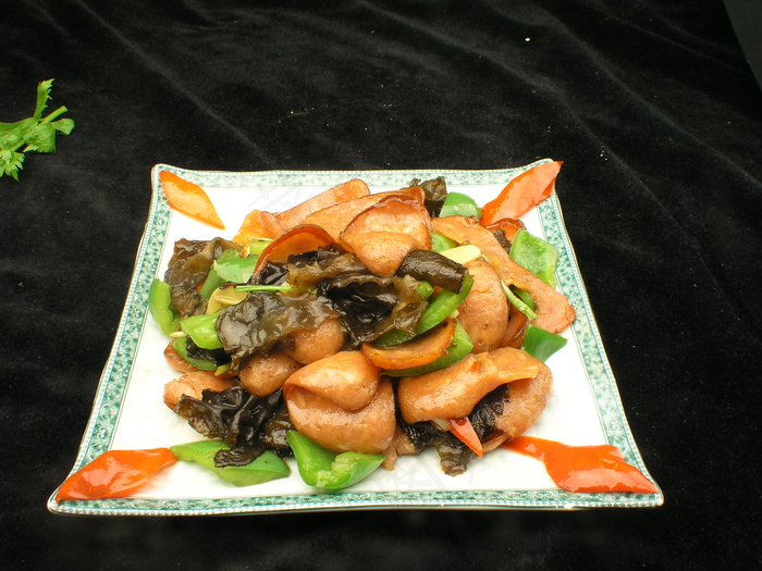 0170尖椒木耳炒红肠