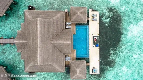 俯视马尔代夫酒店风光