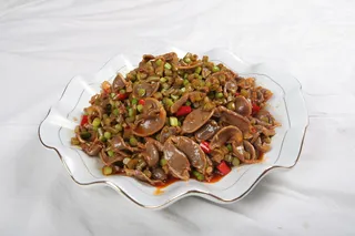 25酸豆角炒鸡珍 -石磨房