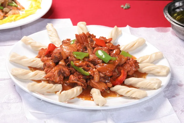 小鸡粘卷子