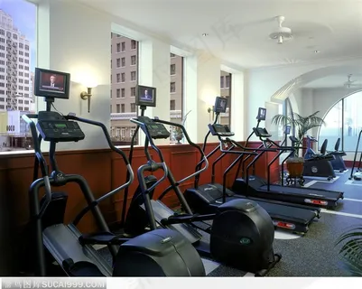 健身房健身器材