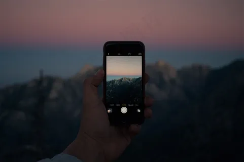 正在拍摄的手机素材图