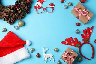 圣诞节垂直画幅场景圣诞装饰圣诞球蓝色背景(91)