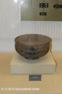 半坡博物馆馆藏人面鱼纹彩陶盆文物