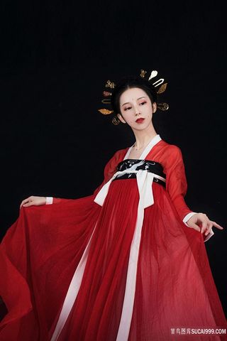 端庄典雅的清纯古装汉服美女图片