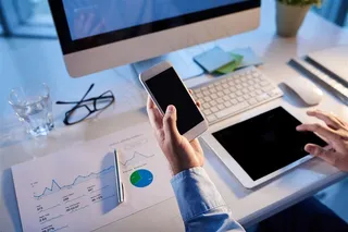 空白手机与生活办公大图