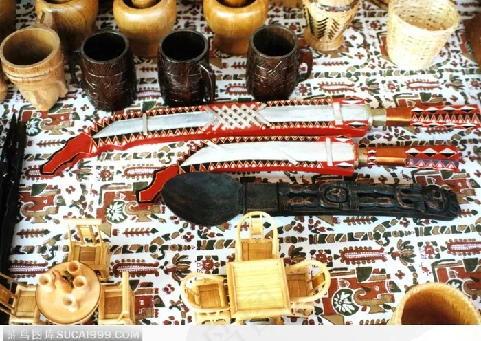 精美的木制品和刀具