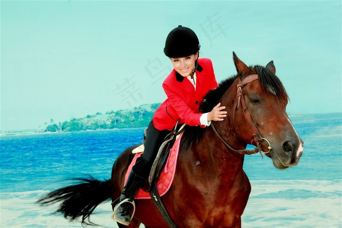 浪漫恋人马场艺术照写真图片