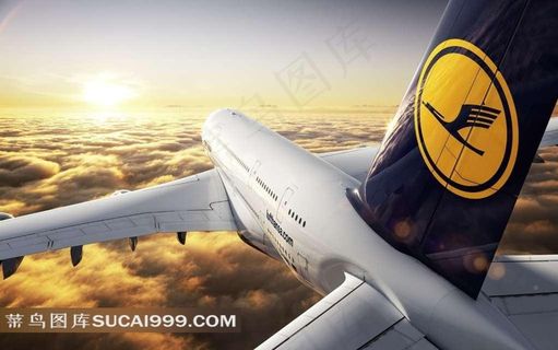 云朵上飞向太阳的客机