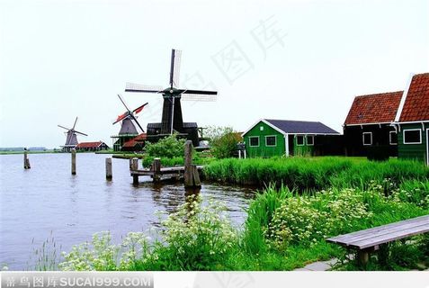 湖边风车