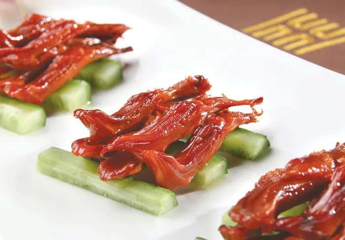 美味鸭脖鸭头鸭舌 