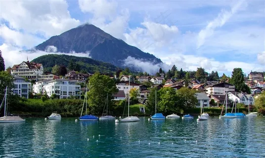 瑞士图恩湖风景摄影大图