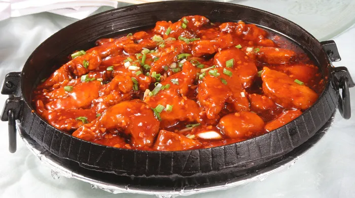 乡村焖烧鱼  28元