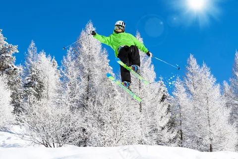 冬天滑雪高清图片