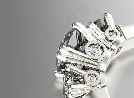 精美的钻石戒指部分特写 精美的钻石戒指部分特写