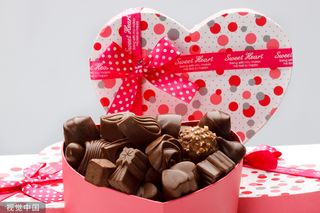 情人节圣诞节母亲节新年情侣亲人送礼物场景(47)