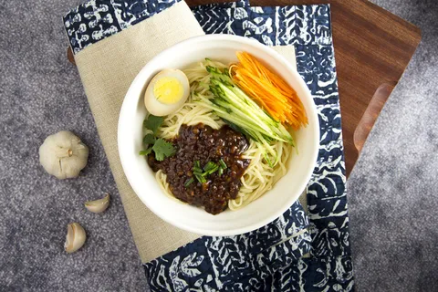 炸酱3餐饮快餐打卤面成品高清大图