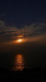 夏日海边波光粼粼日出 夏日海边波光粼粼日出