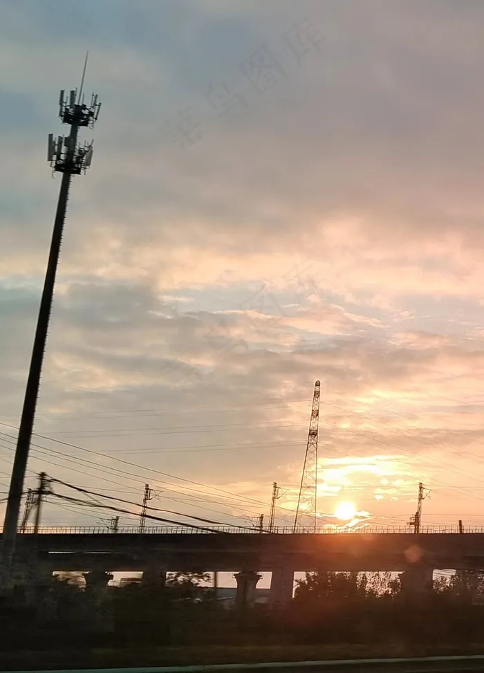 现代与晚霞