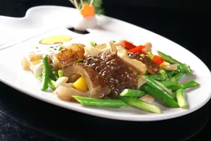 川菜湘菜高清菜谱 鲜芦笋鸡柳炒辽参