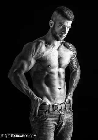 肌肉猛男侧身图片