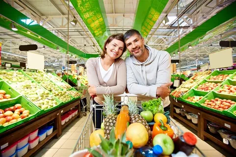 情侣水果超市购物