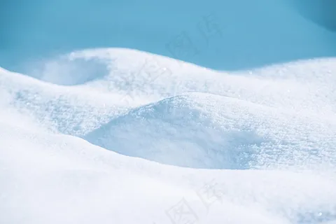 白色雪地背景图片 白色雪地背景图片