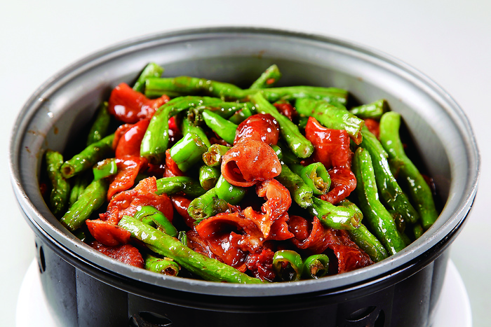 干锅美食焖锅湘菜麻辣香辣纸锅干锅四季豆烧肥肠