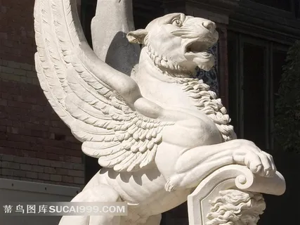长翅膀的狮子雕塑