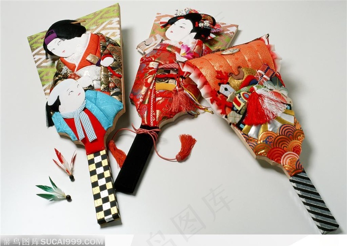 工艺品——布艺贴花扇子与鸡毛毽子