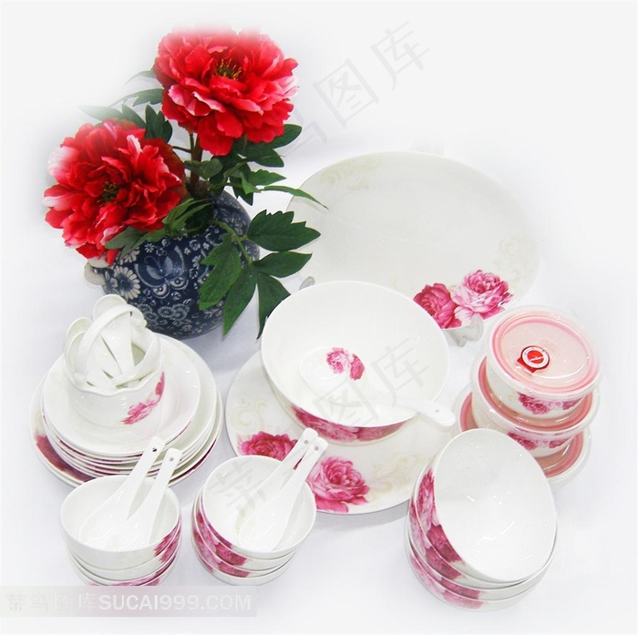 在花朵前的餐具