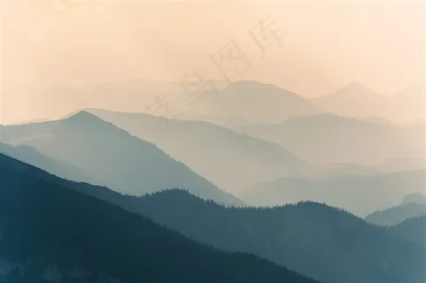 清晨山顶美丽的晨雾摄影图片 清晨山顶美丽的晨雾摄影图片