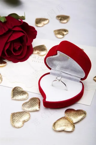 情人节戒指玫瑰图片