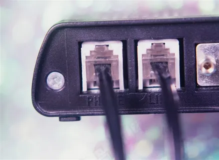 两个黑色的电缆